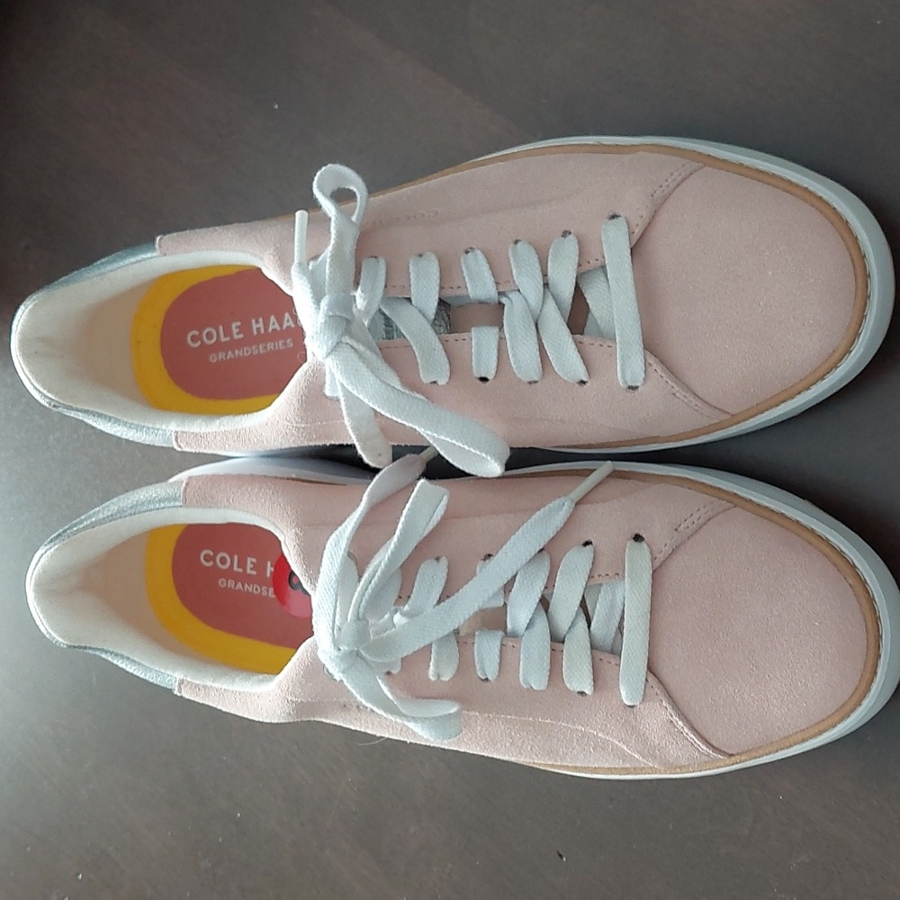 NWT Cole Haan Topspin Series Peach Sneakers Size 8 Ladies